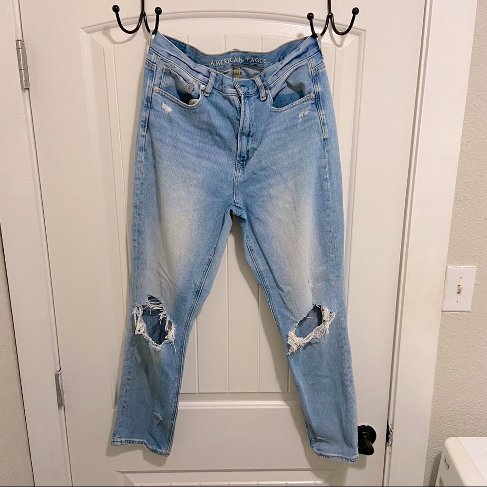 American Eagle Mom Jean Straight Leg Ankle Size 8 Distressed at Knees